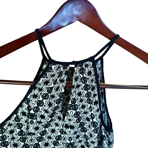 Chloe K Halter Tank Top Black & White Geometric woman's Size Small Bohemian - Picture 3 of 8